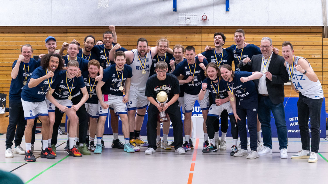 teamfoto pokalsieger wbvpokal dtvbasketballkoeln